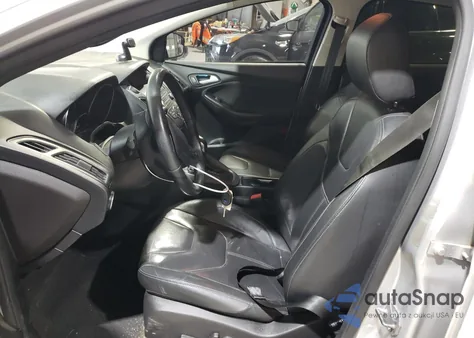 2015 Ford Focus Se z USA, uszkodzony, nr VIN 1FADP3K29FL302946